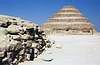 Naspat do Kahiry. Sakkara - najstarsia (Dzoserova) pyramida.
Back to Cairo. Sakkara - the first (Djoser) pyramid ever built.