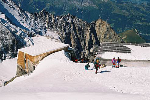 
Gouter hut (3817 m).

