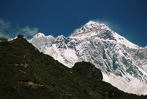 
First view of Mount Everest (8848 m).
