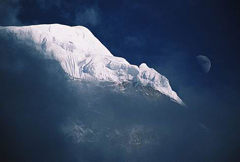 
Thamserku (6623 m), as seen from Tengboche.
