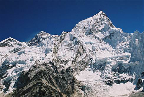 
Nuptse (right, 7861 m) and Everest (left, back, 8848 m).
