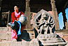 
Odpocinok na schodisti do chramu Nyatapola.
Resting on steps to Nyatapola Temple.
