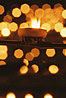 
Miliony olejovych kahancekov zdobia pocas festivalu svetiel celu krajinu.
Millions of oil lamps are lighted in Nepal during Festival of lights.
