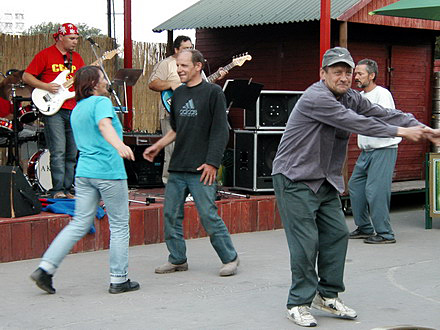 
Homeless dancing party.
