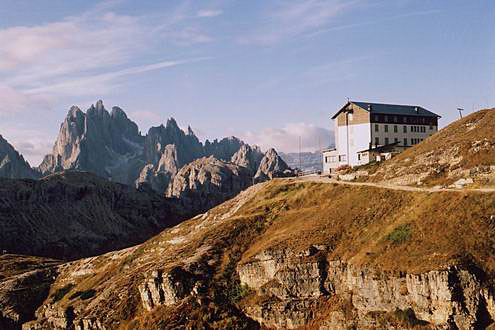 
Rifugio Auronzo (2320 m).
